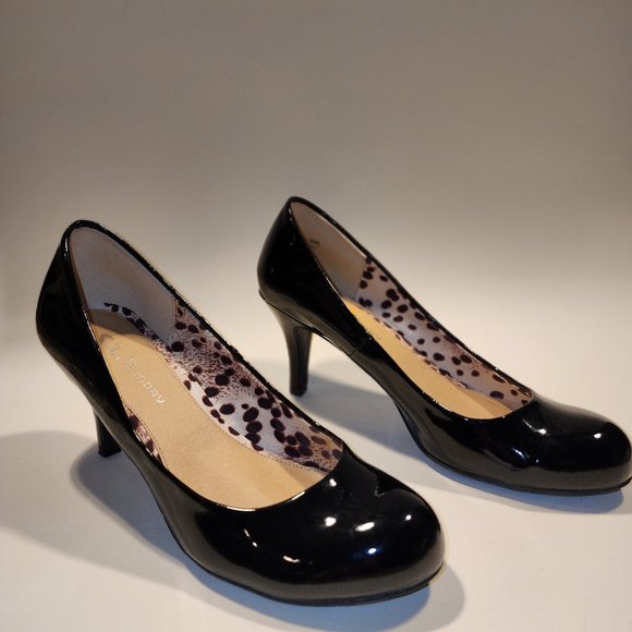 Heels - Picture 1 of 1